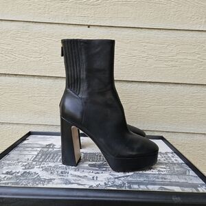 Lola Cruz black leather platform Leste boots EU 41